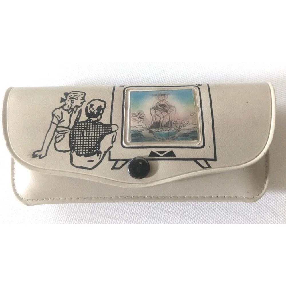 Vintage 1950s Beige Childrens Eyeglass Case w/ Holographic Cartoon 5.5